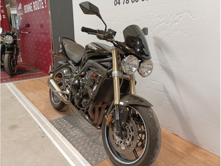 TRIUMPH 675 STREET TRIPLE
