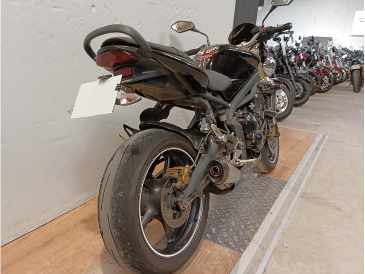 TRIUMPH 675 STREET TRIPLE