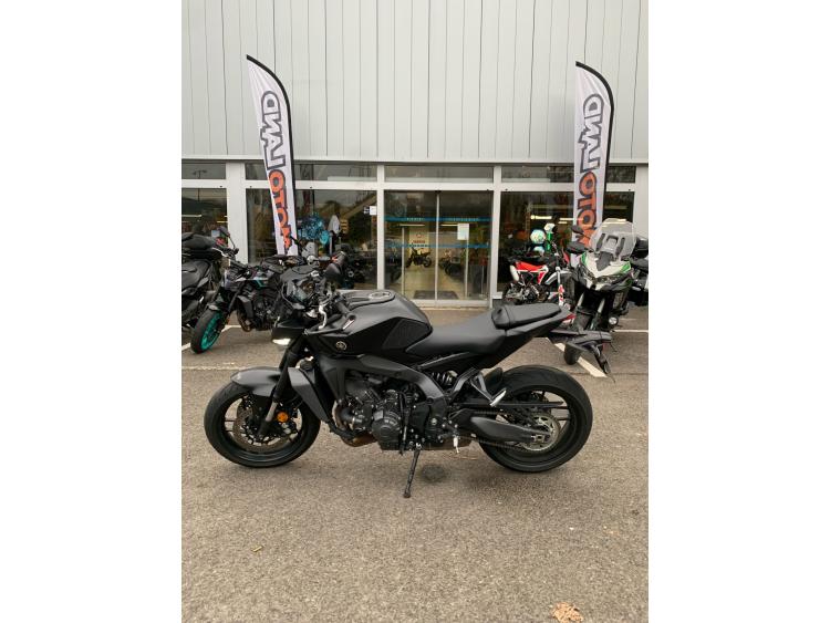 YAMAHA MT-09