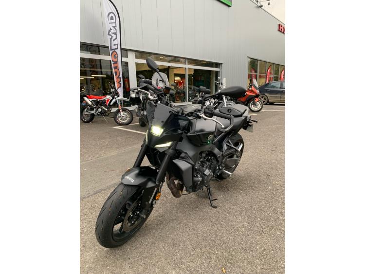 YAMAHA MT-09