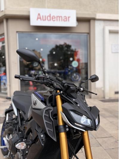 YAMAHA MT-09