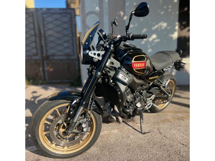 YAMAHA XSR 900