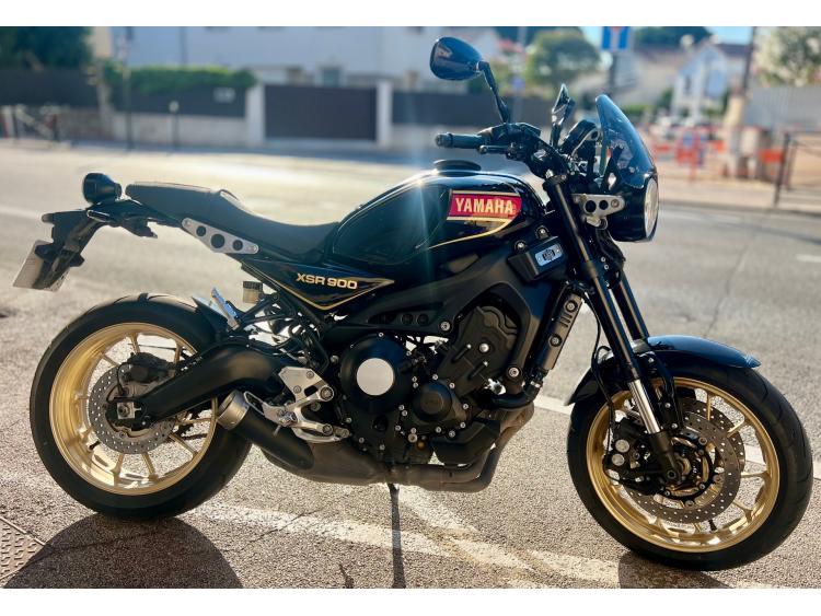 YAMAHA XSR 900
