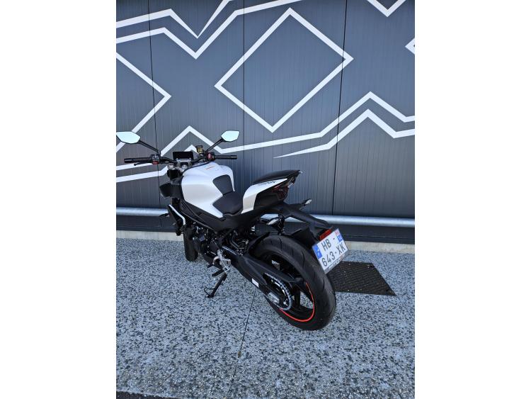 CF MOTO 450NK Dispo Noir ou Blanc 