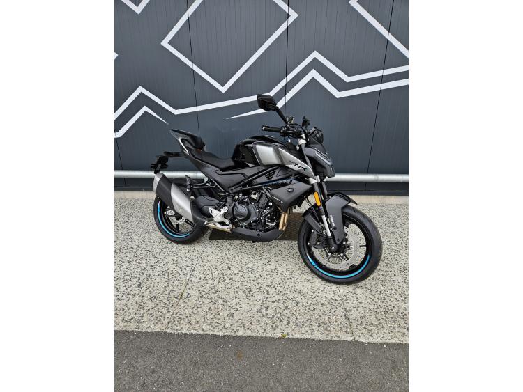 CF MOTO 450NK Dispo Noir ou Blanc 