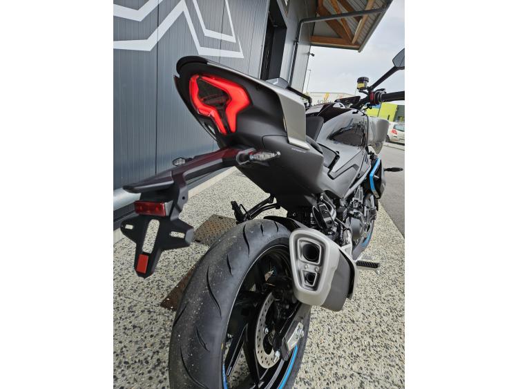 CF MOTO 450NK Dispo Noir ou Blanc 