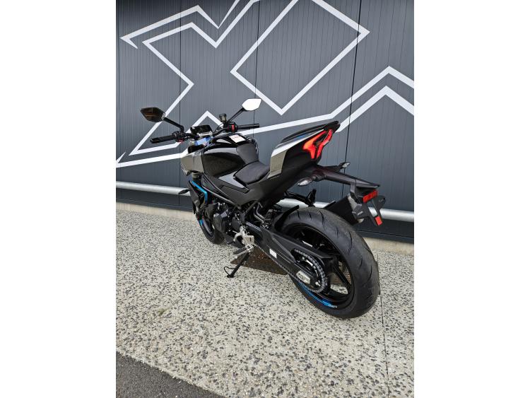 CF MOTO 450NK Dispo Noir ou Blanc 