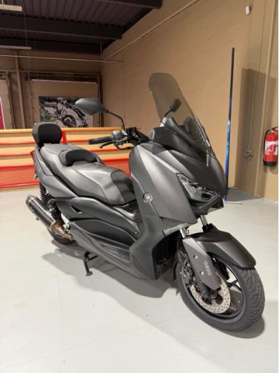 YAMAHA XMAX 300