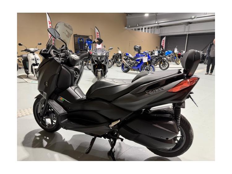 YAMAHA XMAX 300