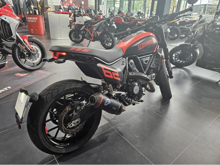 DUCATI SCRAMBLER FULL THROTTLE