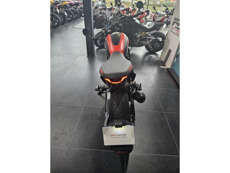 DUCATI SCRAMBLER FULL THROTTLE