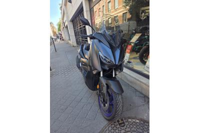 YAMAHA XMAX 125