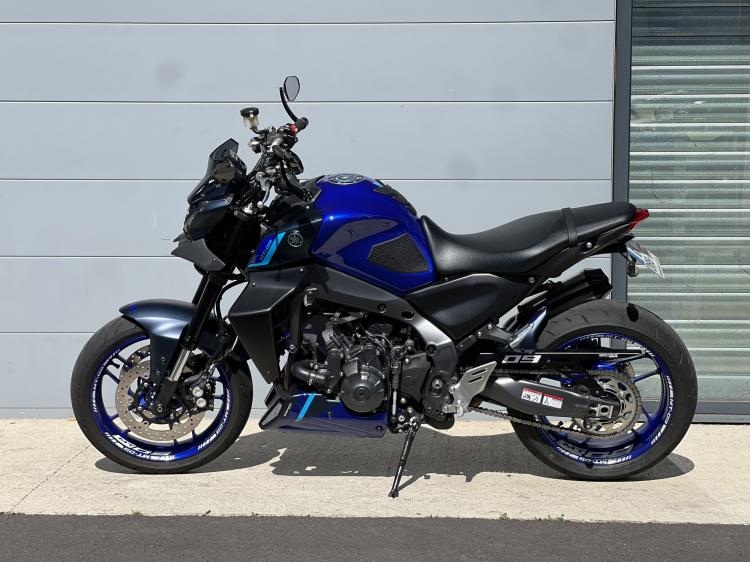 YAMAHA MT-09