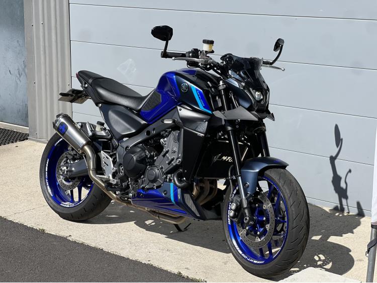 YAMAHA MT-09