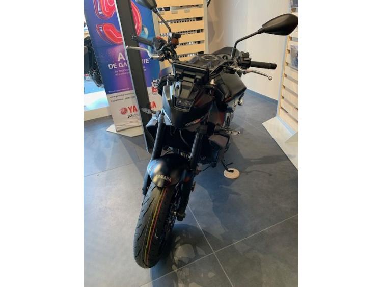 YAMAHA MT-09