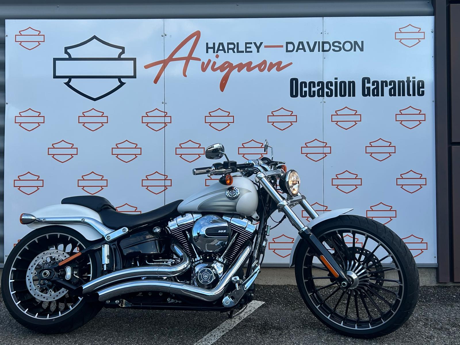 HARLEY-DAVIDSON SOFTAIL BREAKOUT 1690
