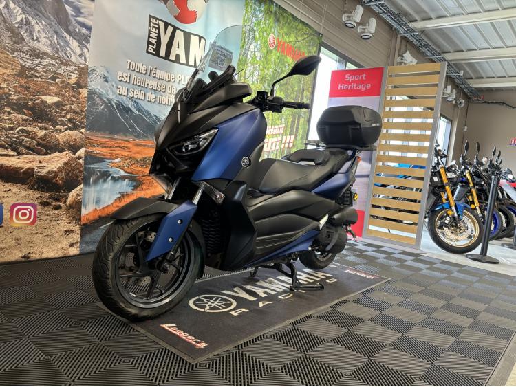 YAMAHA X-MAX 125