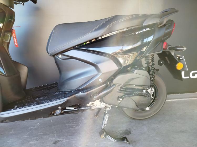 YAMAHA RayZR 125