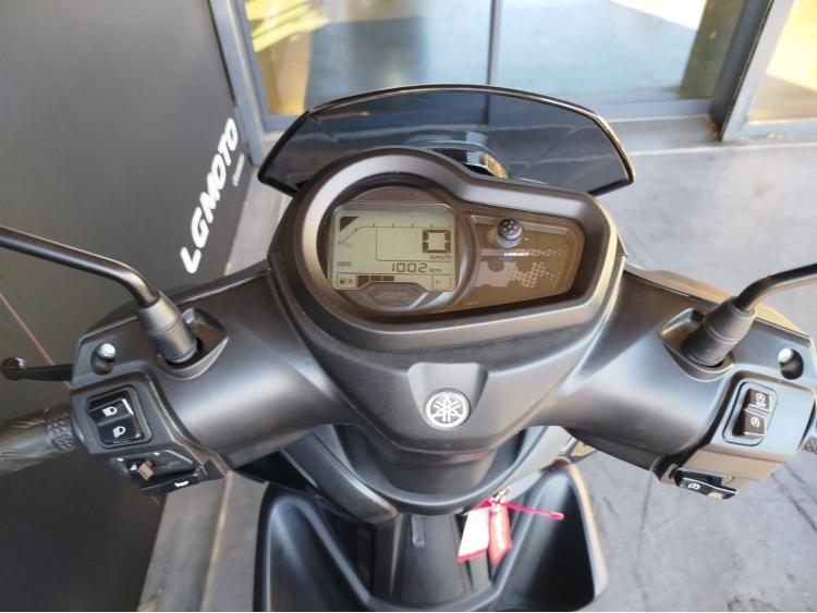 YAMAHA RayZR 125