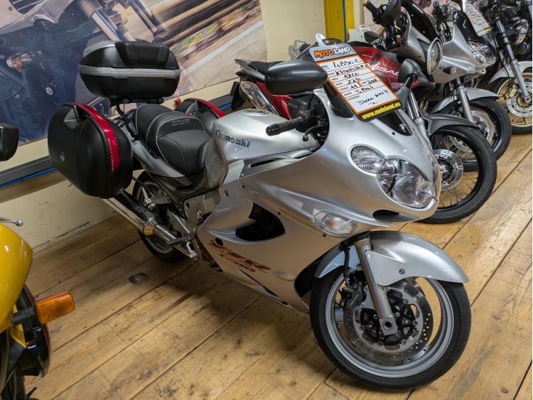 KAWASAKI ZZR 1200