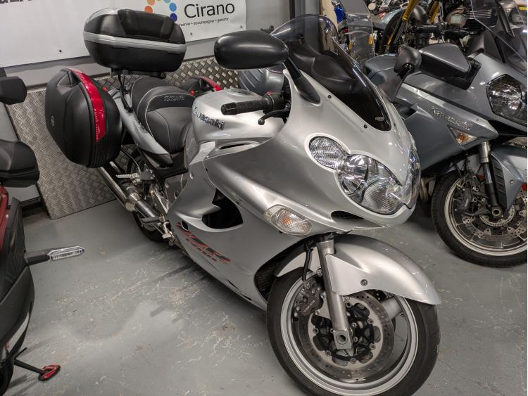 KAWASAKI ZZR 1200