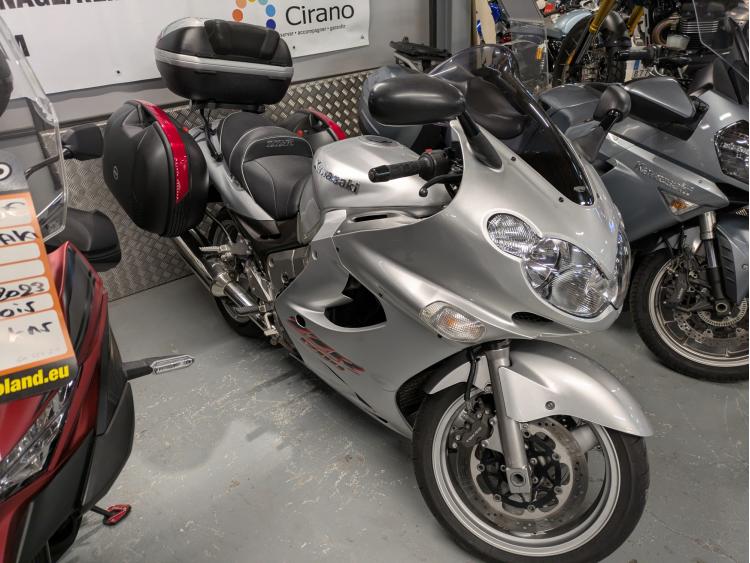 KAWASAKI ZZR 1200