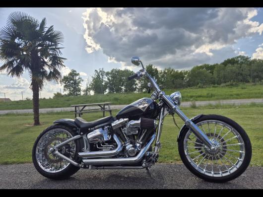 HARLEY-DAVIDSON SOFTAIL BREAKOUT 1800 CVO
