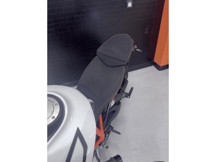 KTM 1290 SUPER DUKE R