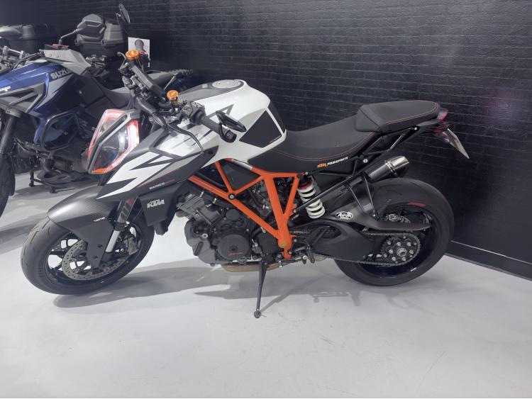 KTM 1290 SUPER DUKE R