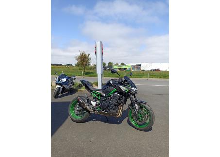 KAWASAKI Z 900