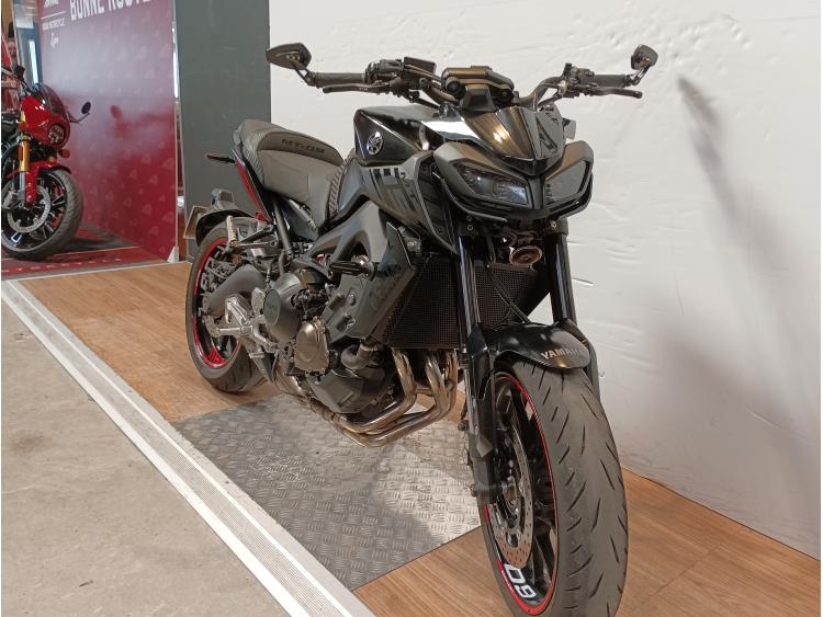 YAMAHA MT 09