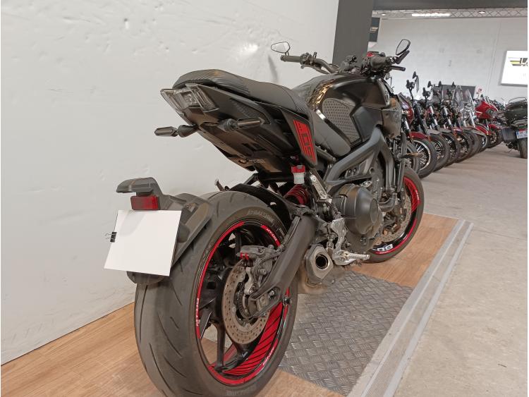 YAMAHA MT 09