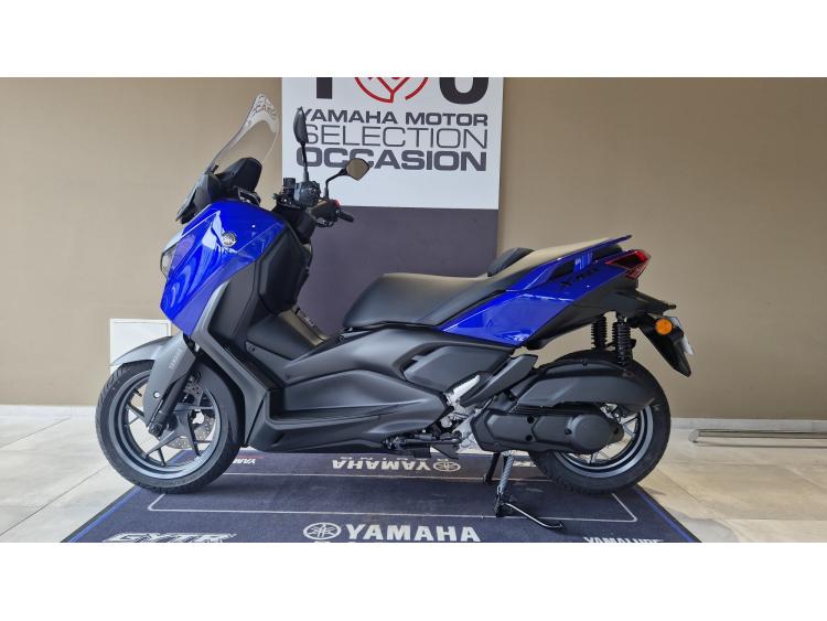 YAMAHA XMAX 125