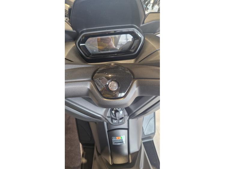 YAMAHA XMAX 125