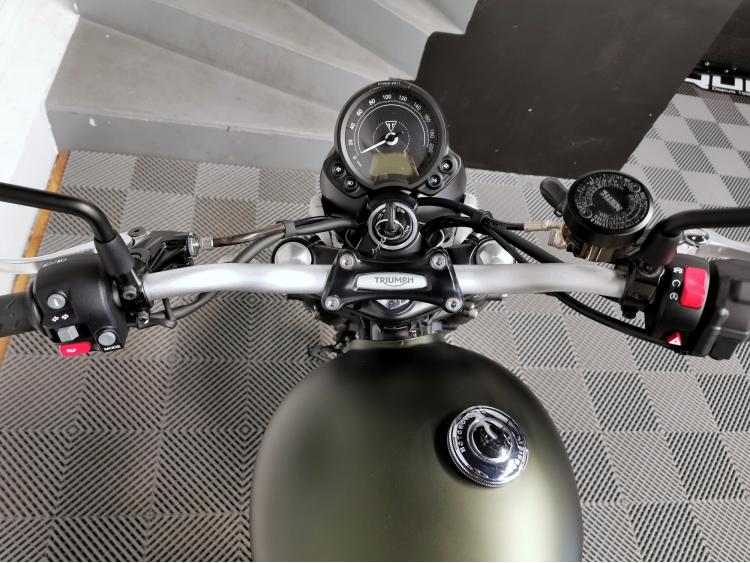 TRIUMPH STREET SCRAMBLER  900 - 1ERE MAIN - ELIGIBLE A2