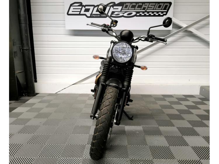 TRIUMPH STREET SCRAMBLER  900 - 1ERE MAIN - ELIGIBLE A2