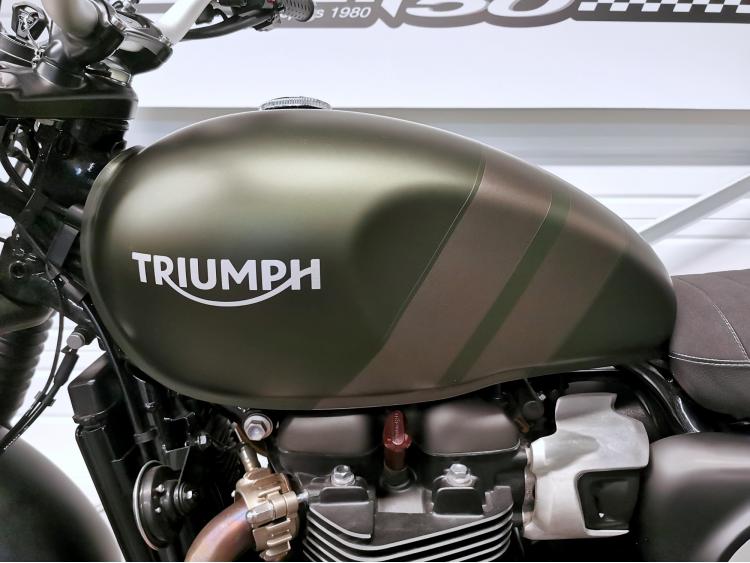 TRIUMPH STREET SCRAMBLER  900 - 1ERE MAIN - ELIGIBLE A2