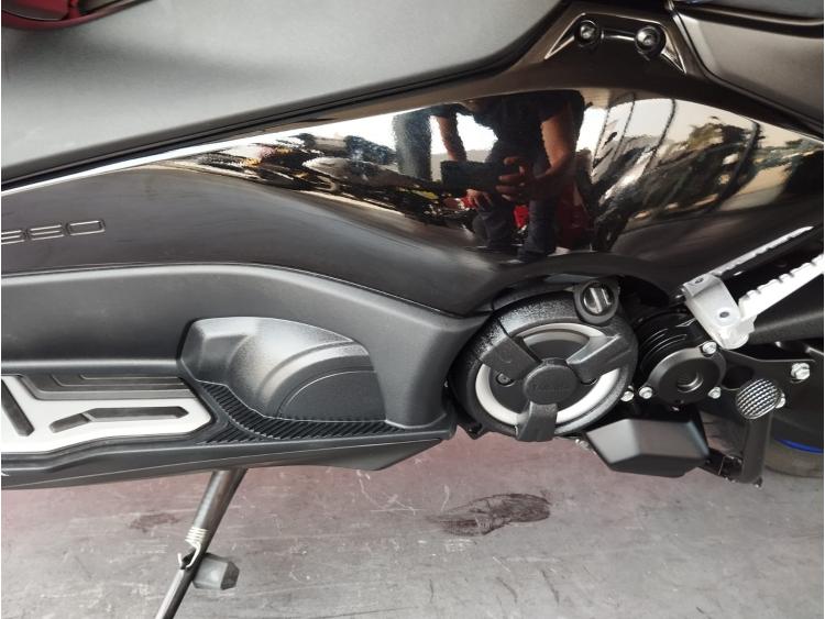 YAMAHA XP T-MAX 560 + EQUIPEMENTS