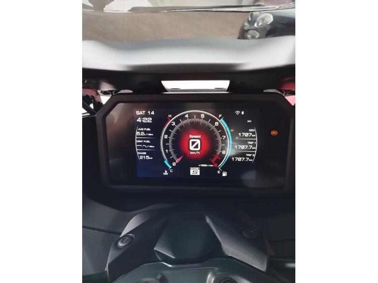 YAMAHA XP T-MAX 560 + EQUIPEMENTS