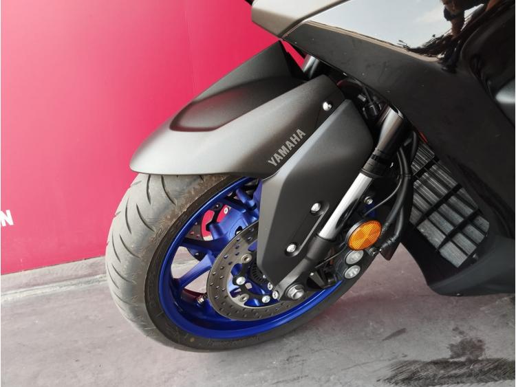 YAMAHA XP T-MAX 560 + EQUIPEMENTS