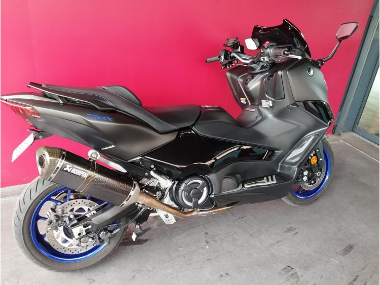 YAMAHA XP T-MAX 560 + EQUIPEMENTS