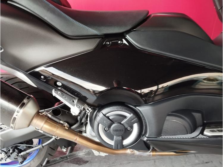 YAMAHA XP T-MAX 560 + EQUIPEMENTS