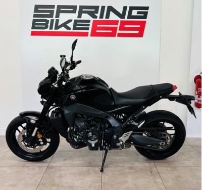 YAMAHA MT-09