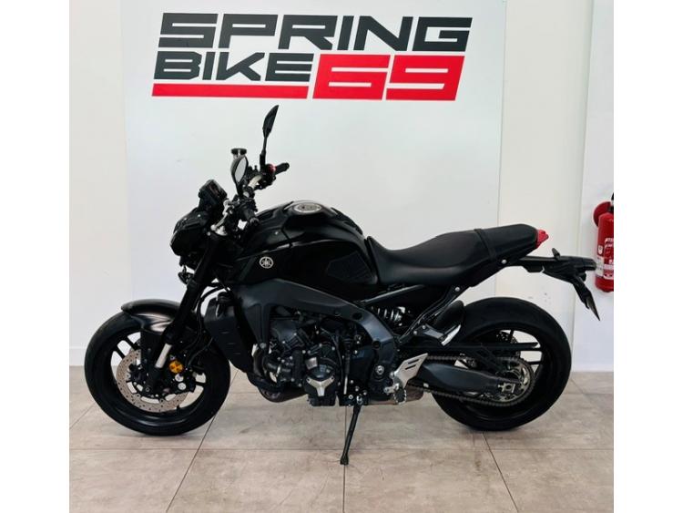 YAMAHA MT-09