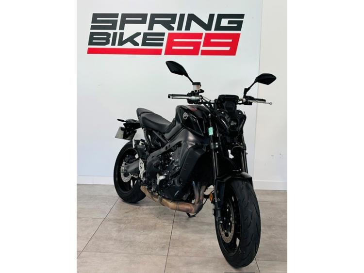 YAMAHA MT-09