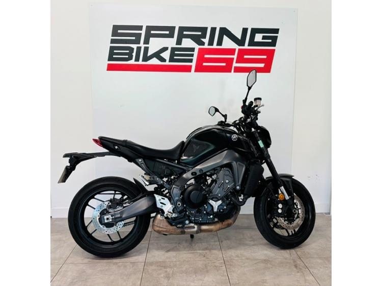 YAMAHA MT-09