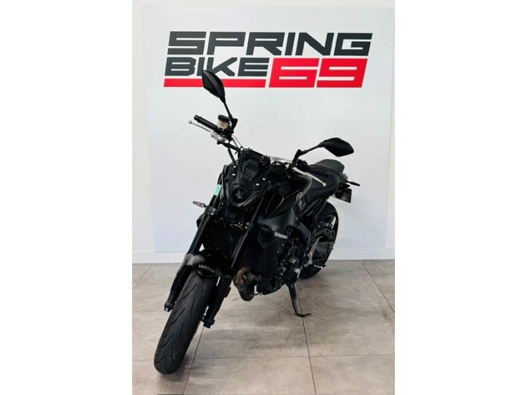 YAMAHA MT-09