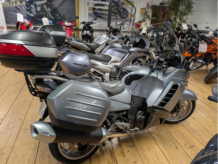 KAWASAKI GTR 1400
