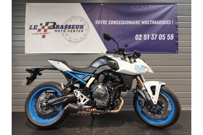 SUZUKI GSX-8S
