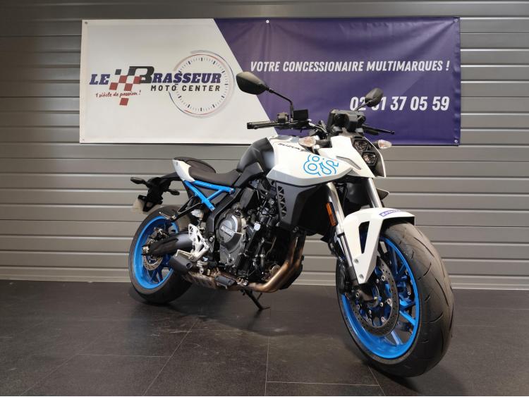 SUZUKI GSX-8S